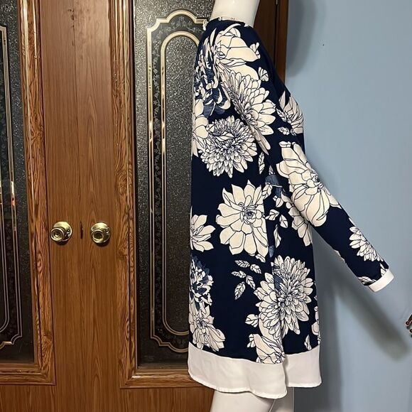 Mai Soli Tunic   - Picture 2 of 5